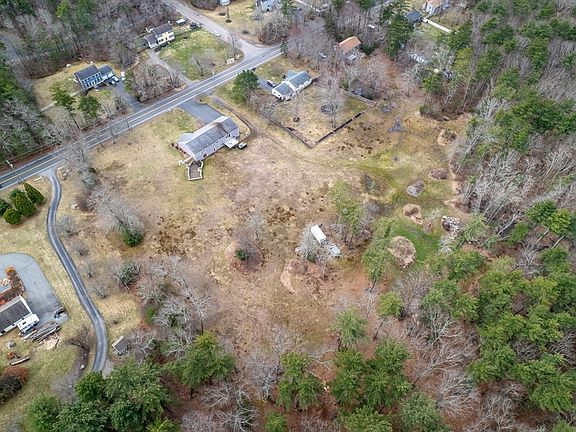 3rd image of 361-361A County Rd