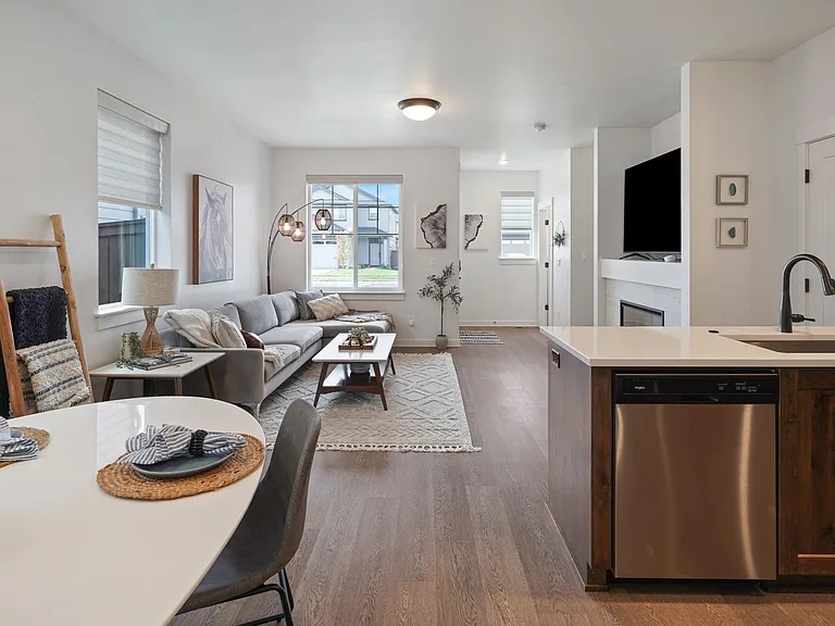 2376 NE Victor Pl — Photo 19
