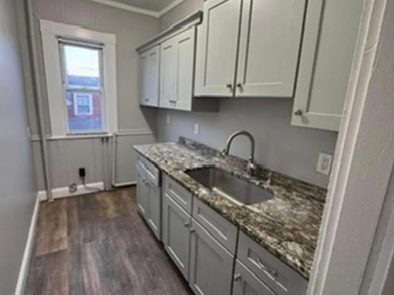 79 Abbott St #2 — Photo 1
