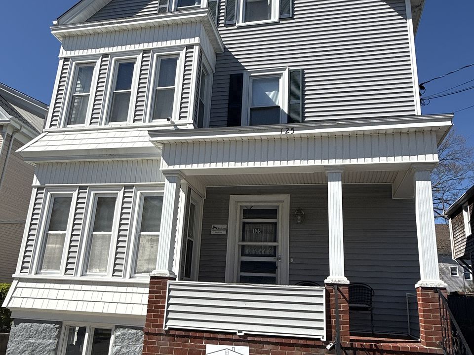 2nd image of 125 Rockland St #2