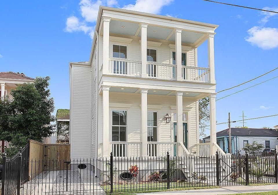 1st image of 2528 Saint Thomas St