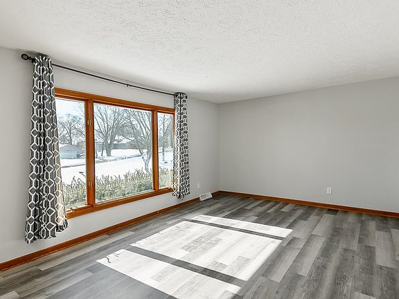 5th image of 9415 Sagewood Dr