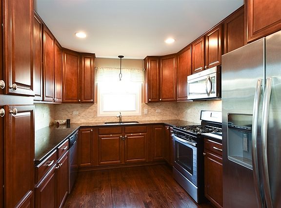 4th image of 17418 Derwent Ln