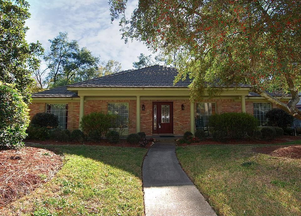 1st image of 2122 Riverlawn Dr
