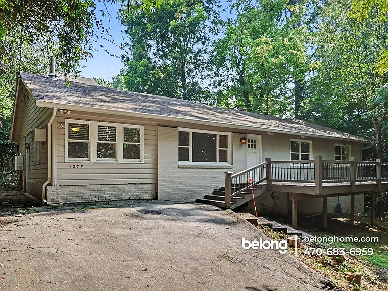 1277 Dunwoody Ln NE — Photo 1