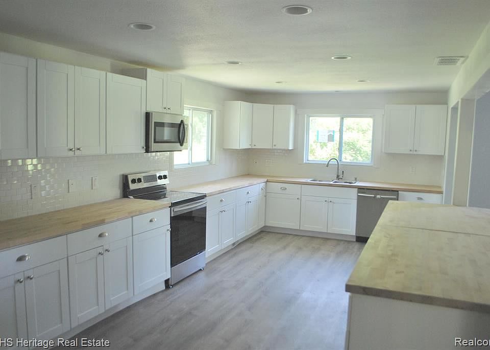 5461 W Coon Lake Rd, Howell, MI 48843 Zillow