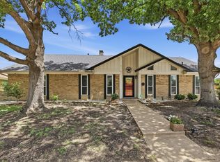1000 Oxfordshire Dr, Carrollton, TX 75007