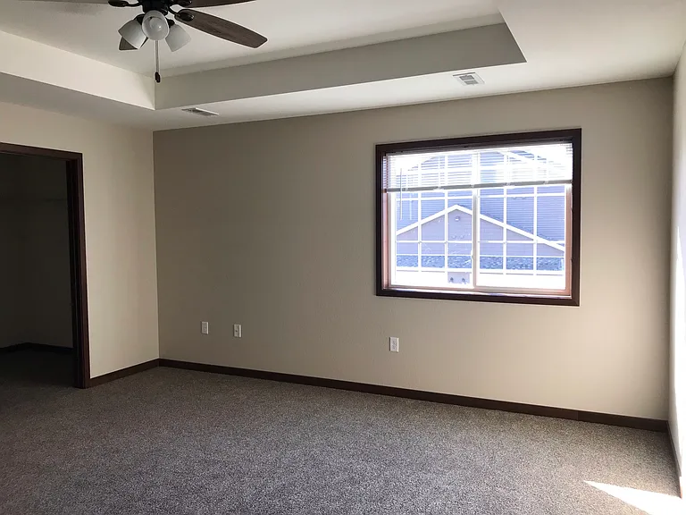 3 bedroom primary bedroom