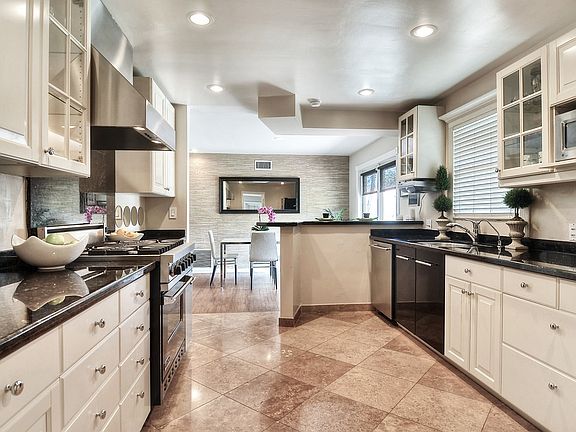 3rd image of 1531 La Colina Dr