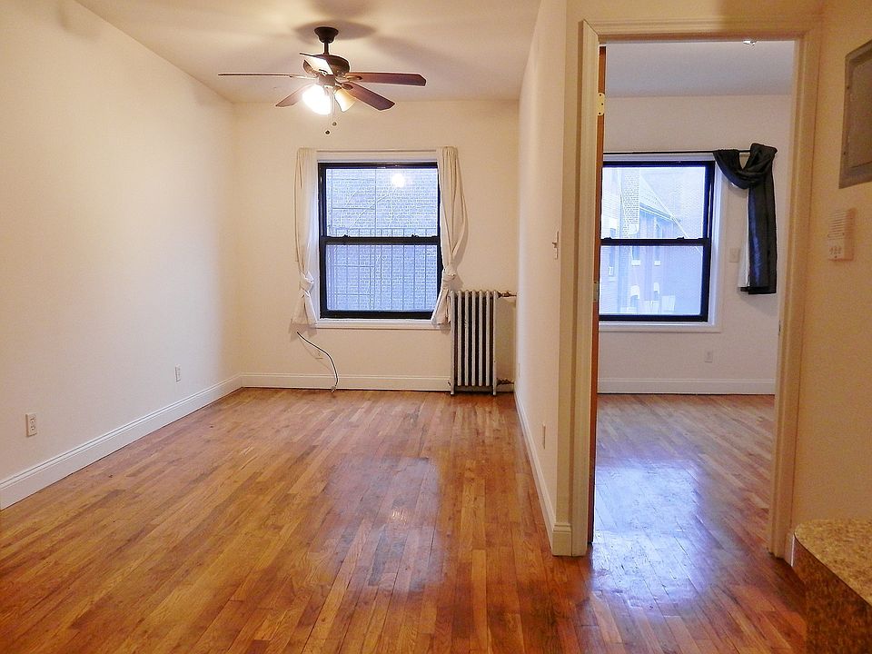 1st image of 298 Saint James Pl APT 2