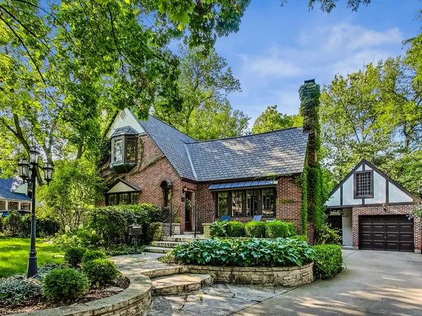 6 Ellyn Ct, Glen Ellyn, IL 60137