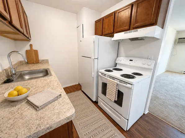 Village Oaks Apartments