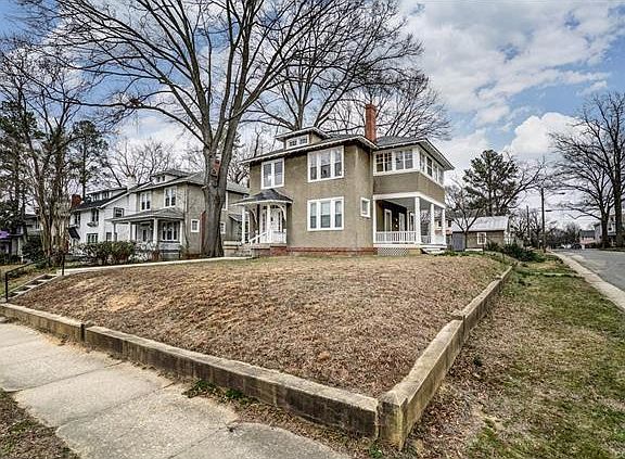 3rd image of 301 Dundee Ave