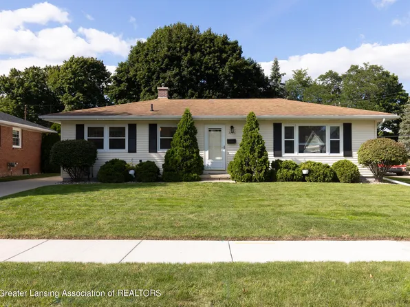 3246 Pickwick Pl, Lansing, MI 48917