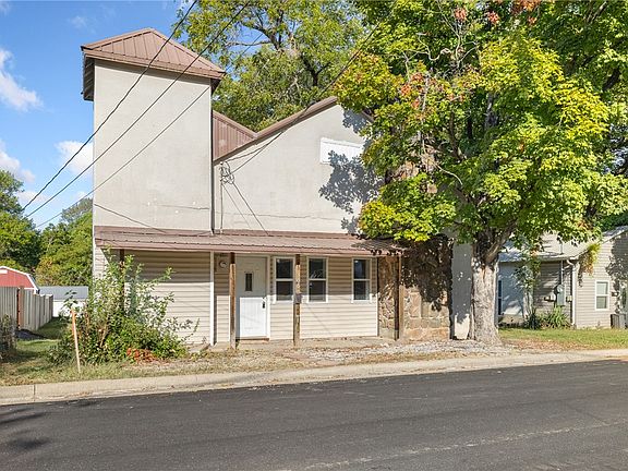 2nd image of 308 Shaver St