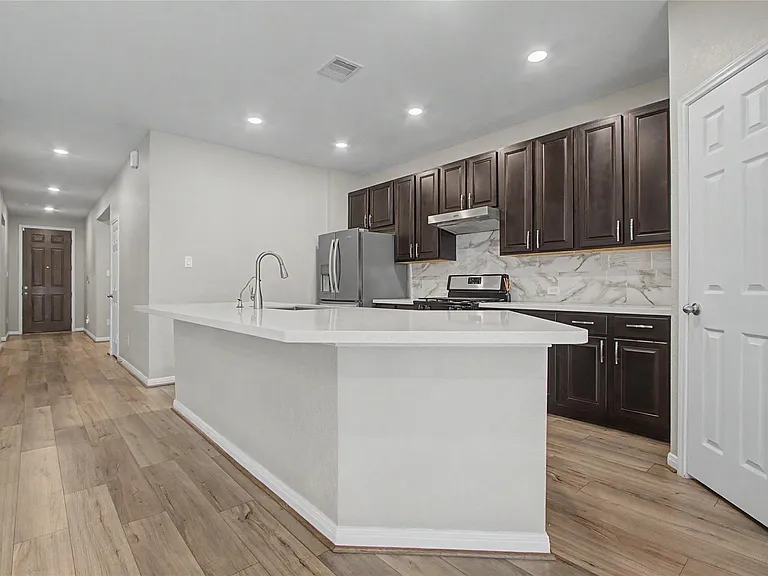 7219 Escondido Dr — Photo 5