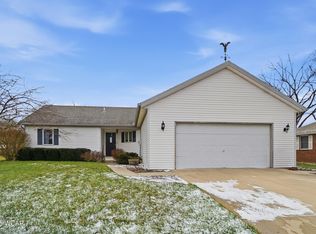 4 Harwood Ln, Cridersville, OH 45806