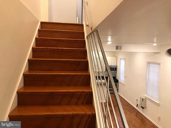 5th image of 1902 W Girard Ave #2R