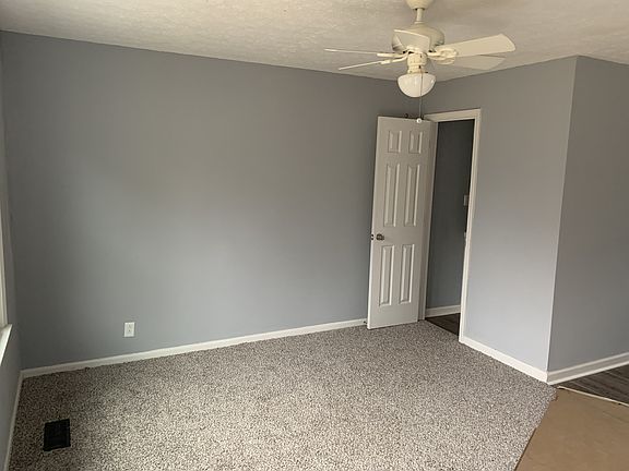 5th image of 2703 Patricia Ln