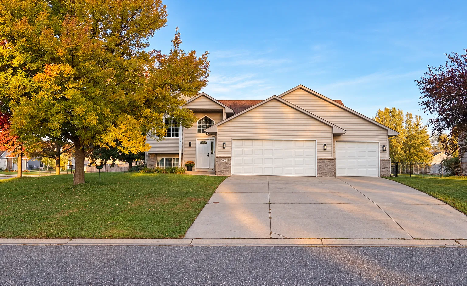 5 bed, 2660 sqft, $2,650 — Photo 1