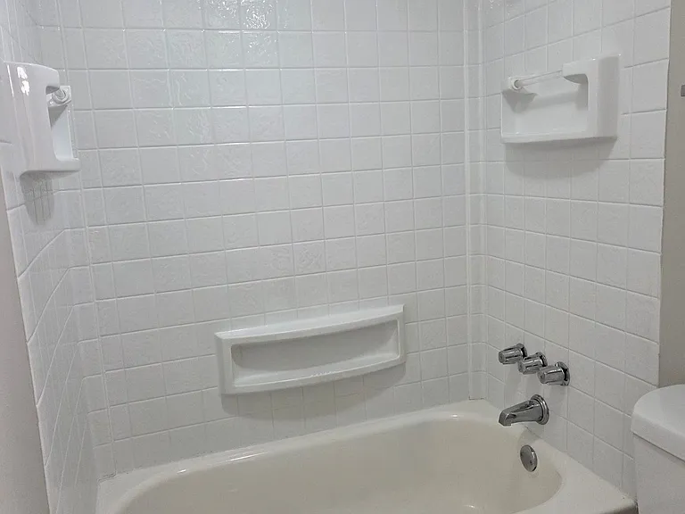 Fountain Lake Apartment Homes — Photo 30