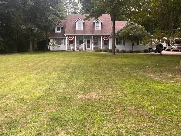 215 W Sub Station Rd, Temperance, MI 48182