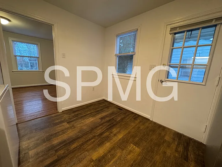 3126 Yardley Dr NW — Photo 10