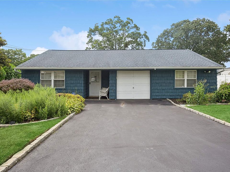 1st image of 32 Biscayne Drive