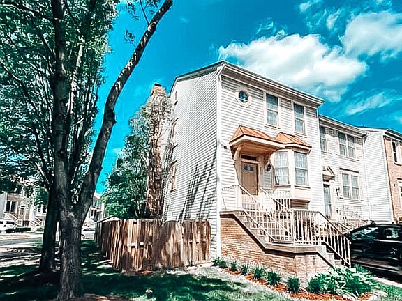 3rd image of 505 Herndon Woods Ct