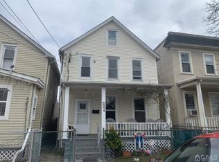 594 Charles St, Perth Amboy, NJ 08861