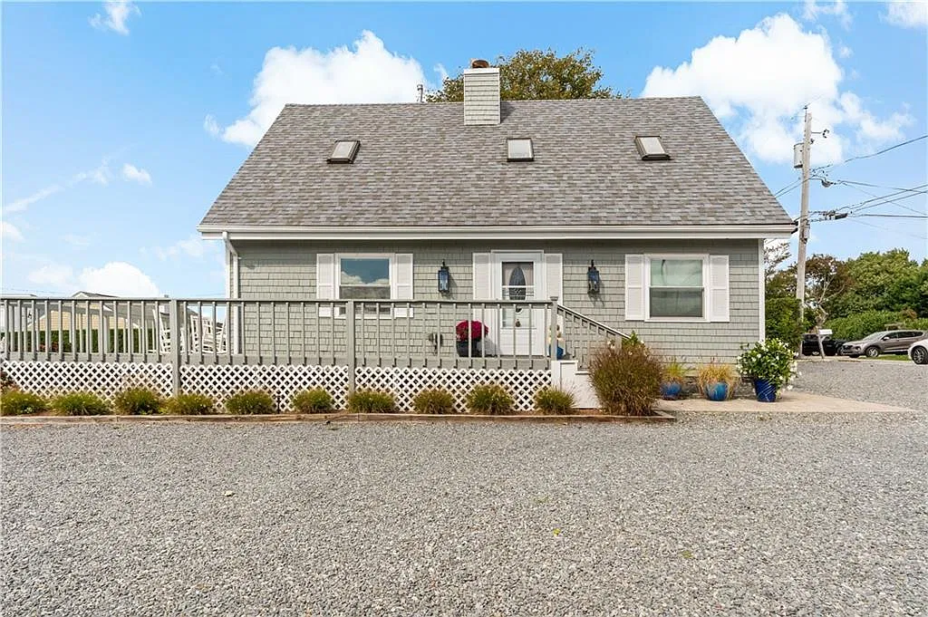 3 bed, 2.0 bath, 1708 sqft, $3,000 — Photo 1
