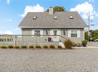 18 Warren Ave, Middletown, RI 02842