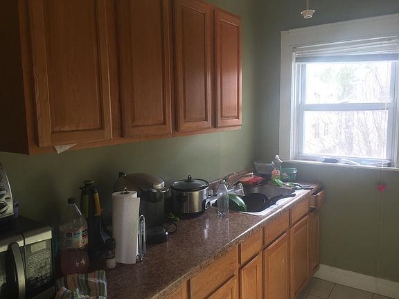 2nd image of 156 Oakland Ave #3