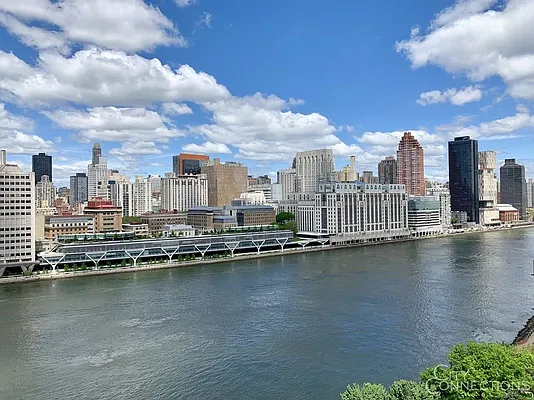 Rented by City Connections Realty | media 2