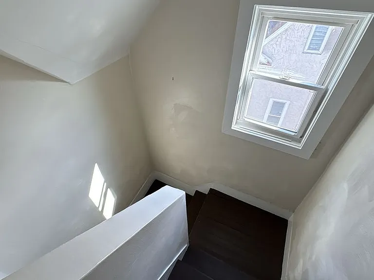 521 Locust Ave — Photo 12
