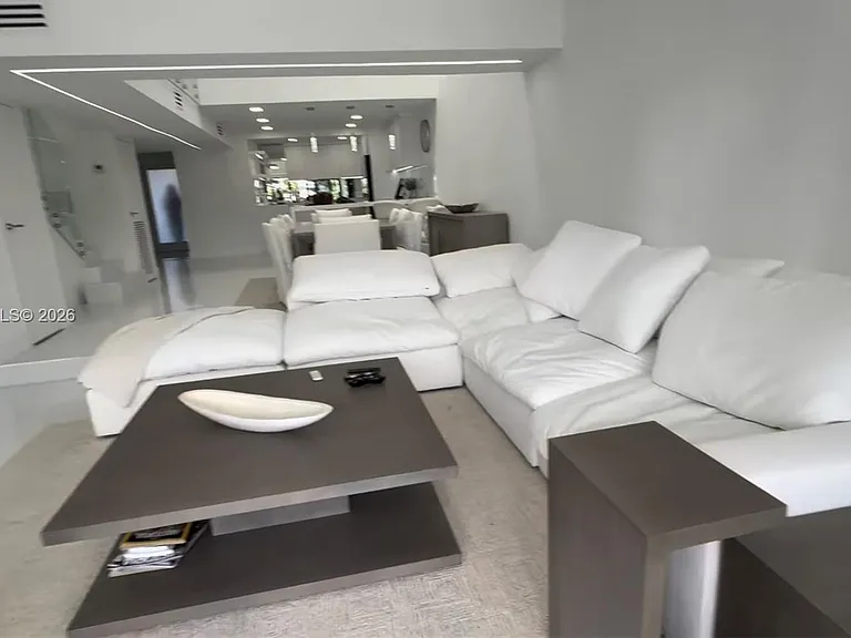 336 Poinciana Dr #1008 — Photo 11