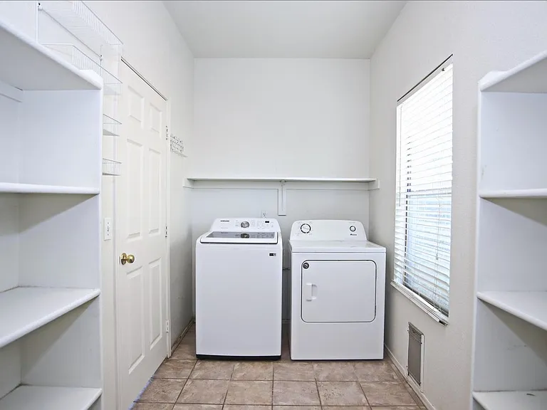 8833 S 13th Pl — Photo 14