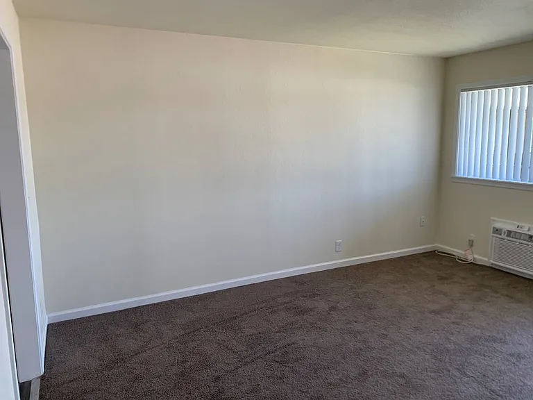 Maple Palms Apartments — Photo 27