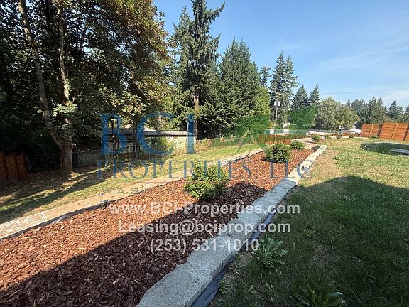 5th image of 15802 82nd Ave E