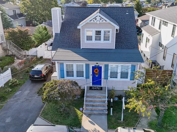 1041 Stonewall Lane image 1 of 48