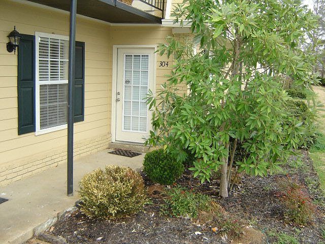 1st image of 304 Park Ln