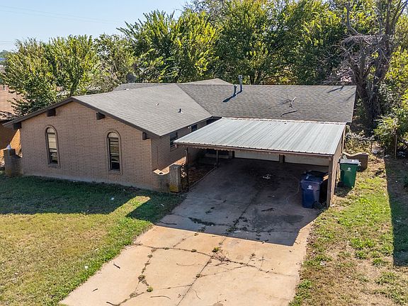 2nd image of 2728 SE 47th St