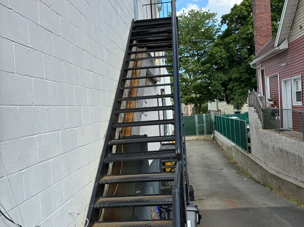 4022 Hylan Blvd #2B, Staten Island, NY 10308