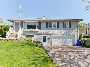 3320 Iris Ave NW, Cedar Rapids, IA 52405