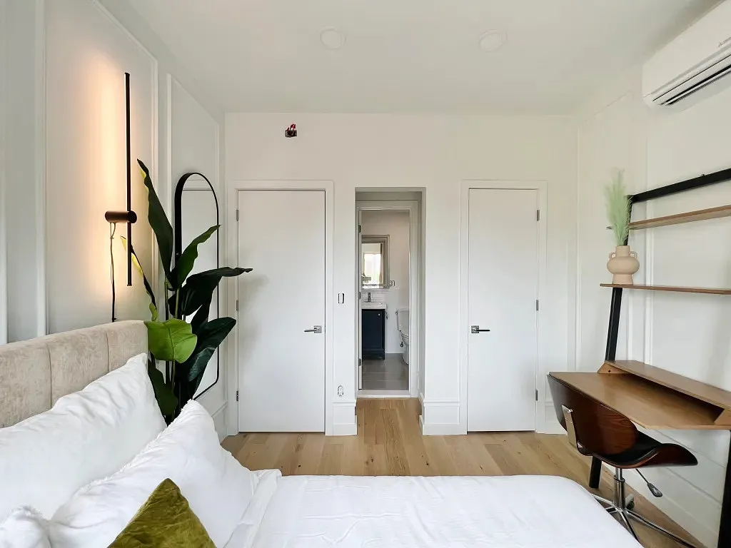 4 bed, 8.0 bath, 1100 sqft, $1,500 — Photo 3