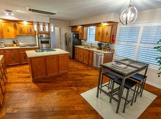 6029 Country Club Dr, Victoria, TX 77904