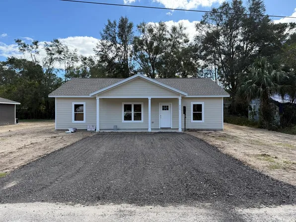 626 NE Seventh Ave, Trenton, FL 32693