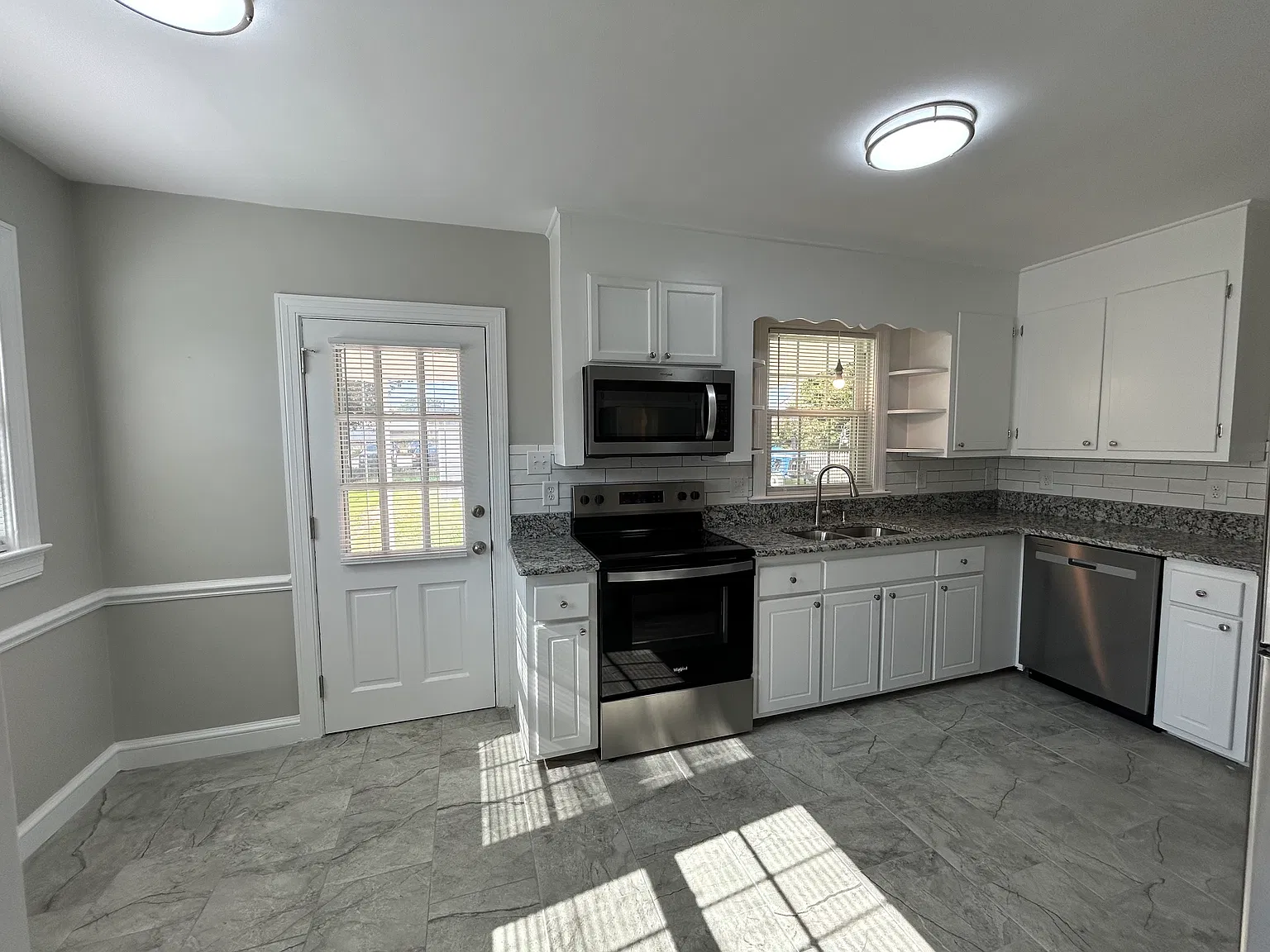 2 bed, 1000 sqft, $1,350 — Photo 3