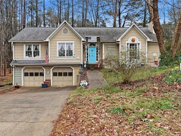 2526 W Shiloh Ct, Kennesaw, GA 30152