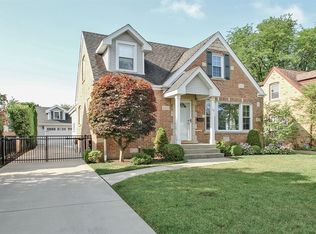 11 Yost Ave, Park Ridge, IL 60068